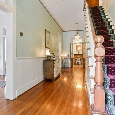 T'Frere'S Bed & Breakfast-2